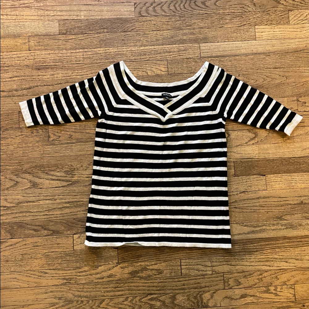 Short sleeve sweater